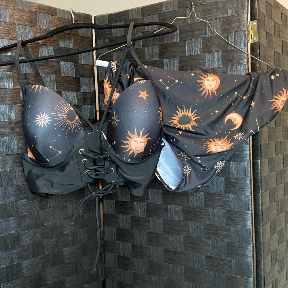NWOT Celestial Hight Waist Bikini